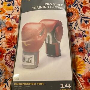 Everlast Red Training Gloves